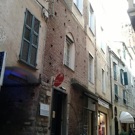 Palazzo Scotto Niccolari *
